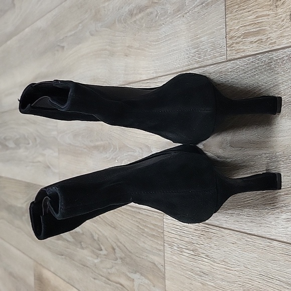 Charles By Charles David Size 5 1/2 Chisel Black Snip Toe Bootie - Picture 6 of 9